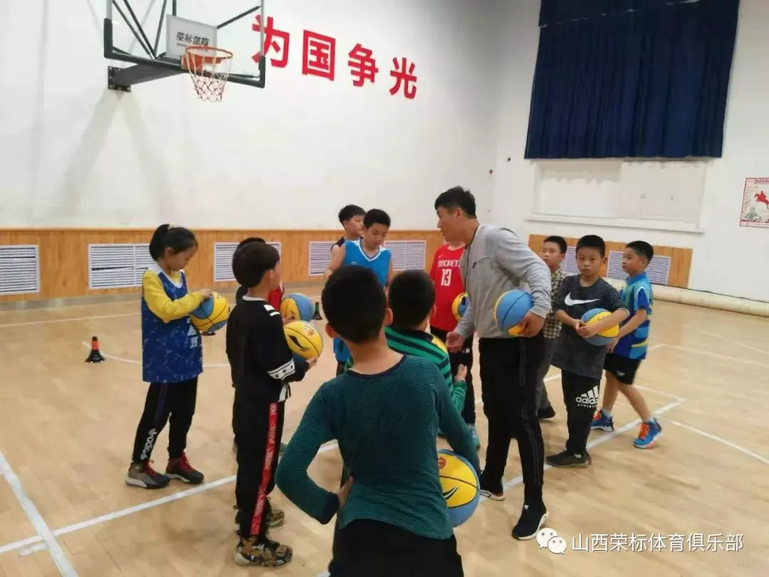 家长如何为孩子选择合适的篮球冬令营?_1